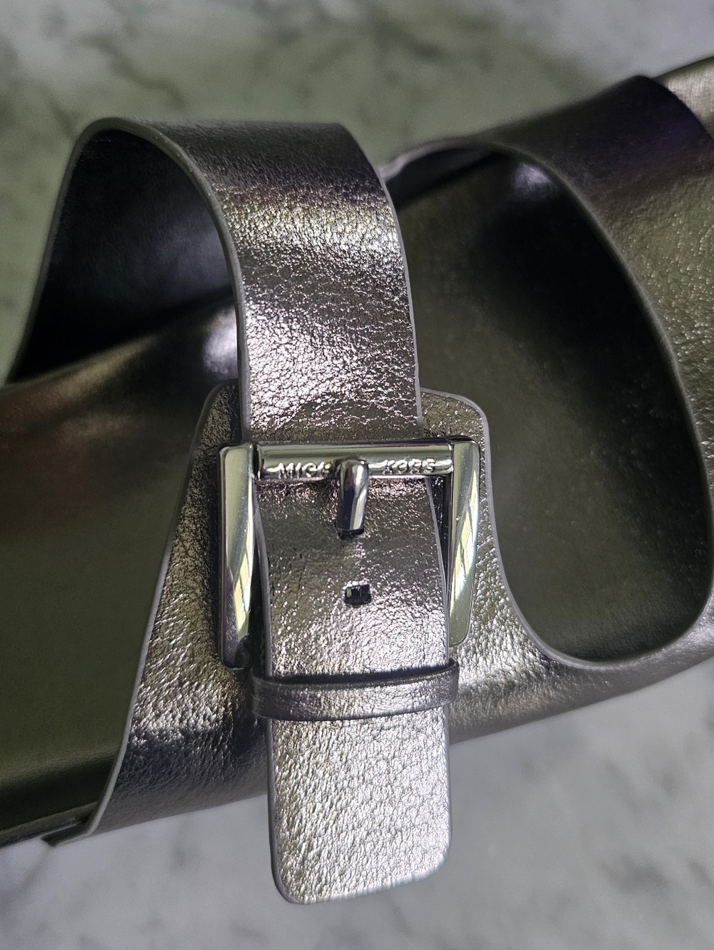 Nwot Michael Kors Metallic Silver Slide Women's Sandals - Picture 5 of 14